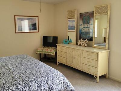 320 Knotty Pine Circle, Greenacres, FL 33463