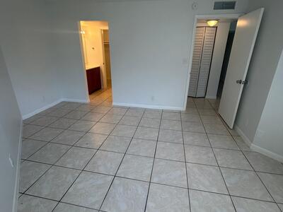 2000 N Congress Avenue, West Palm Beach, FL 33401