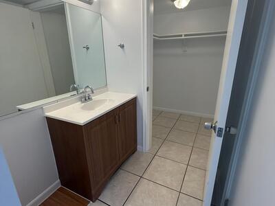 2000 N Congress Avenue, West Palm Beach, FL 33401