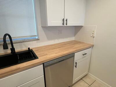 2000 N Congress Avenue, West Palm Beach, FL 33401