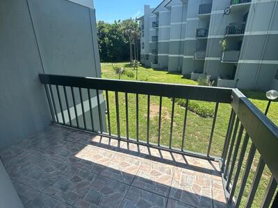 2000 N Congress Avenue, West Palm Beach, FL 33401