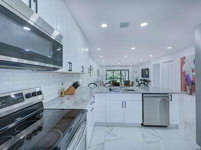 8545 Casa Del Lago, Boca Raton, FL 33433