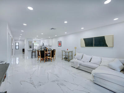 8545 Casa Del Lago, Boca Raton, FL 33433