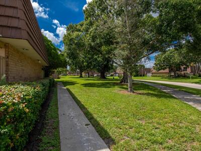 1607 16th Lane, Palm Beach Gardens, FL 33418