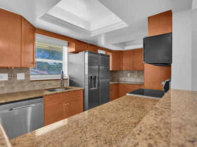 2755 NE 28th Avenue, Lighthouse Point, FL 33064