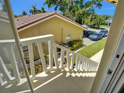 2755 NE 28th Avenue, Lighthouse Point, FL 33064