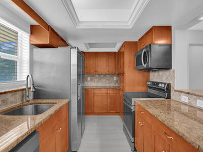 2755 NE 28th Avenue, Lighthouse Point, FL 33064