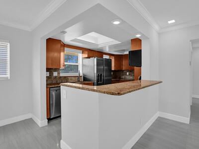 2755 NE 28th Avenue, Lighthouse Point, FL 33064