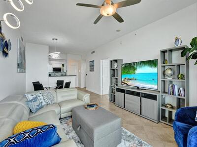 625 Casa Loma Boulevard, Boynton Beach, FL 33435