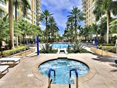 625 Casa Loma Boulevard, Boynton Beach, FL 33435