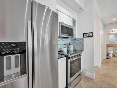 625 Casa Loma Boulevard, Boynton Beach, FL 33435