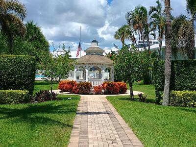 5520 N Ocean Boulevard, Ocean Ridge, FL 33435