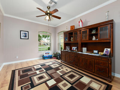 665 SW Lake Charles Circle, Port Saint Lucie, FL 34986