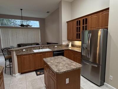 665 SW Lake Charles Circle, Port Saint Lucie, FL 34986