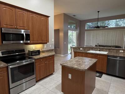 665 SW Lake Charles Circle, Port Saint Lucie, FL 34986