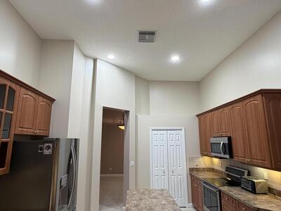 665 SW Lake Charles Circle, Port Saint Lucie, FL 34986