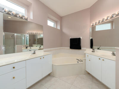 665 SW Lake Charles Circle, Port Saint Lucie, FL 34986