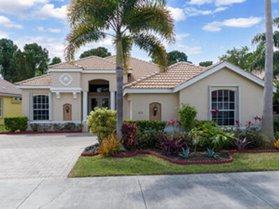 665 SW Lake Charles Circle, Port Saint Lucie, FL 34986