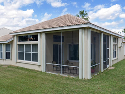 665 SW Lake Charles Circle, Port Saint Lucie, FL 34986