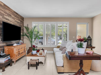 5811 NE 22nd Way, Fort Lauderdale, FL 33308