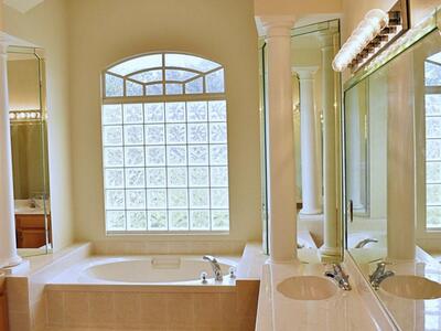 1913 SE Airoso Boulevard, Port Saint Lucie, FL 34984