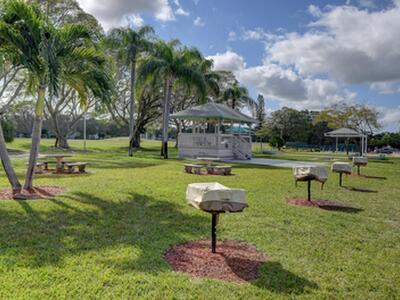 285 Markham M, Deerfield Beach, FL 33442