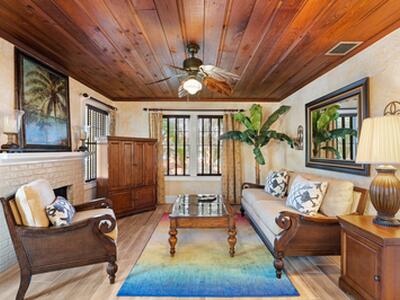 102 SE 7th Avenue, Delray Beach, FL 33483