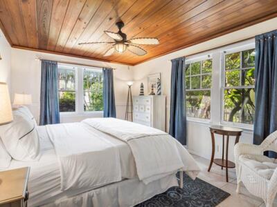 102 SE 7th Avenue, Delray Beach, FL 33483