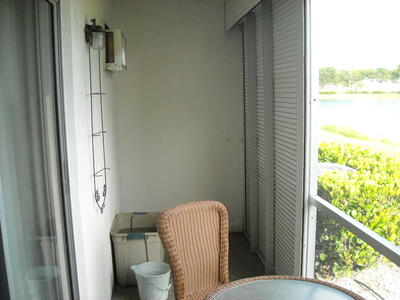 358 Chatham R, West Palm Beach, FL 33417