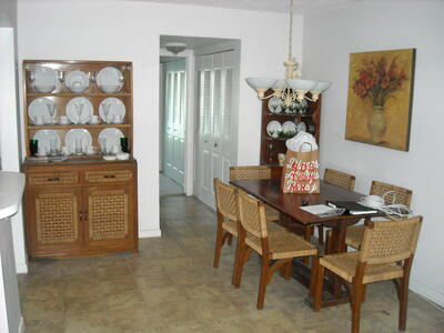 358 Chatham R, West Palm Beach, FL 33417