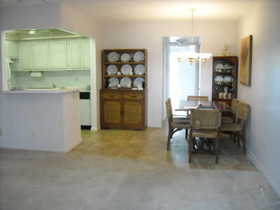 358 Chatham R, West Palm Beach, FL 33417