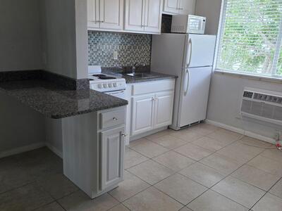 100 Cascade Lane, Palm Beach Shores, FL 33404