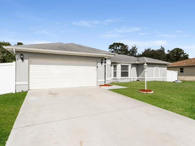 317 SW Duxbury Avenue, Port Saint Lucie, FL 34983
