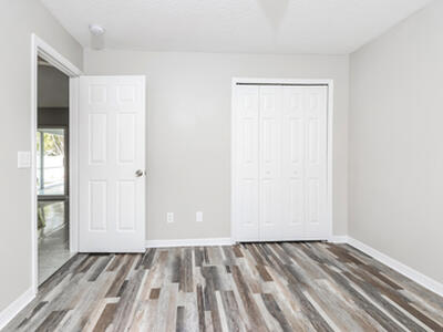 317 SW Duxbury Avenue, Port Saint Lucie, FL 34983