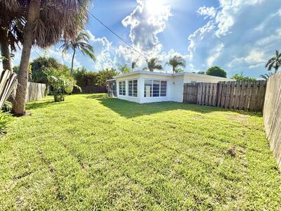 2370 NE 4th Avenue, Boca Raton, FL 33431
