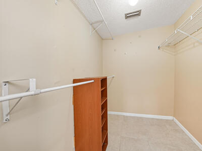 7091 Golf Colony 203 Court, Lake Worth, FL 33467