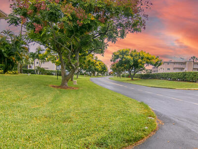 2812 S Garden Drive, Lake Worth, FL 33461