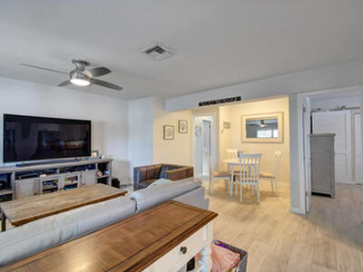 1020 Casuarina Road, Delray Beach, FL 33483