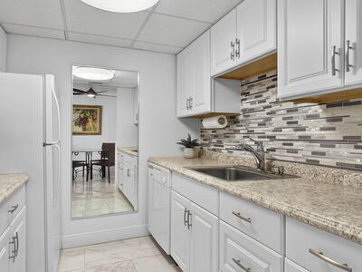 1131 SE 4th Street, Boynton Beach, FL 33435