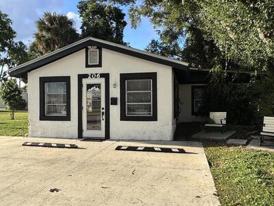 206 SW 3rd Street, Okeechobee, FL 34974