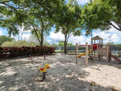 624 6th Way, West Palm Beach, FL 33407