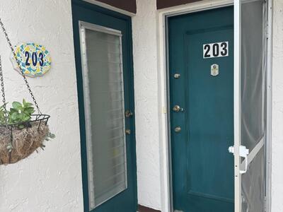 4 Greenway Village N