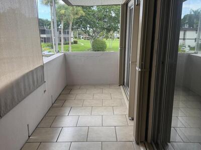 4 Greenway Village N, Royal Palm Beach, FL 33411