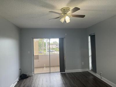 4 Greenway Village N, Royal Palm Beach, FL 33411