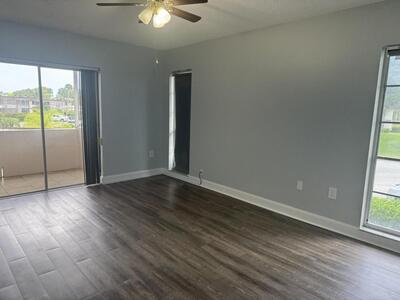 4 Greenway Village N, Royal Palm Beach, FL 33411