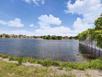 3239 NW 44th Street, Oakland Park, FL 33309