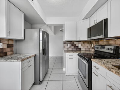 3239 NW 44th Street, Oakland Park, FL 33309