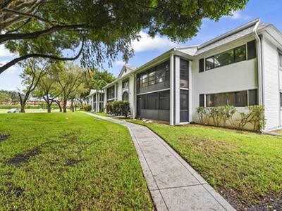 15449 Lakes Of Delray Boulevard, Delray Beach, FL 33484