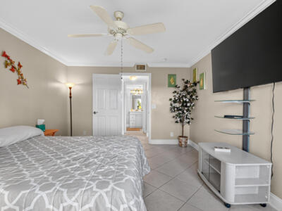 426 Pine Glen A1 Lane, Greenacres, FL 33463