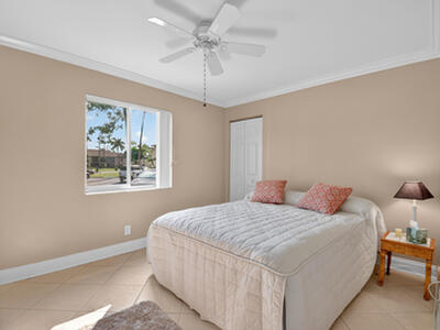 426 Pine Glen A1 Lane, Greenacres, FL 33463